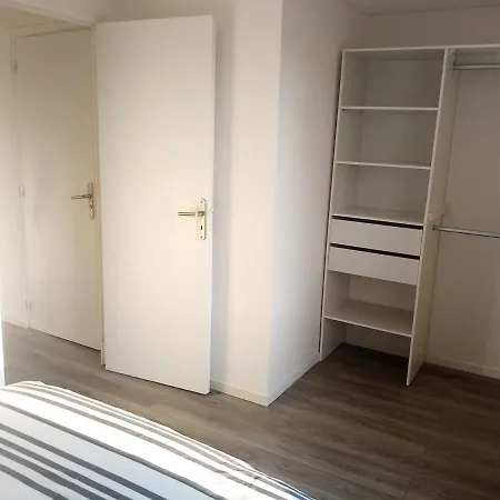Le De Lyli Nyaraló *